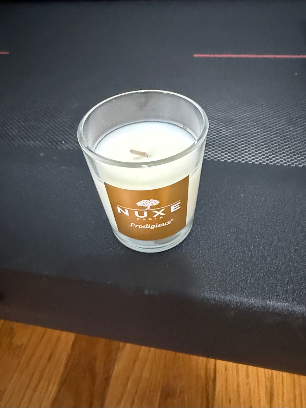 NUXE White Scented Candle with Gold Label